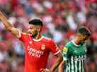 Benfica ganha e se mantm na ponta do Portugus; Porto vence e fica na cola