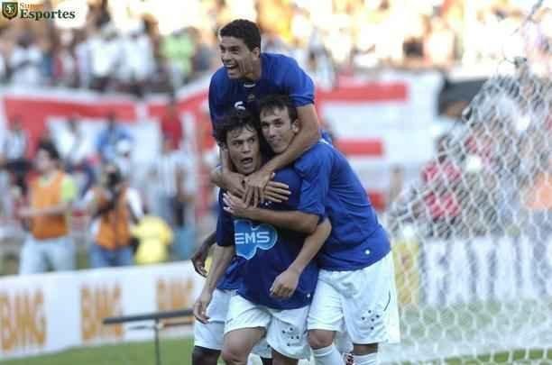 A diferença em relação à decisão do ano anterior era que a vantagem agora era do Galo. Mas a Raposa, ainda sob o comando de Adílson Batista, repetiu o placar do jogo de ida de 2008. O primeiro tempo teve apenas um gol, marcado por Kléber já aos 39min. Na etapa final, Leonardo Silva e Jonathan, duas vezes cada, fizeram o time celeste repetir a maior goleada na história dos clássicos no Gigante da Pampulha.