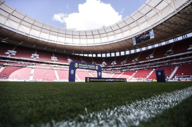 Fotos da partida entre Cruzeiro e Chapecoense, pela 24 rodada da Srie B do Campeonato Brasileiro. O jogo foi realizado neste sbado (13), no estdio Man Garrincha, em Braslia.