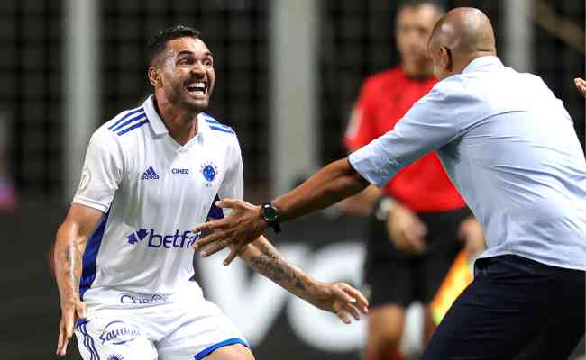 Cruzeiro: por que atacante virou amuleto para Pepa em jogo contra o Bahia