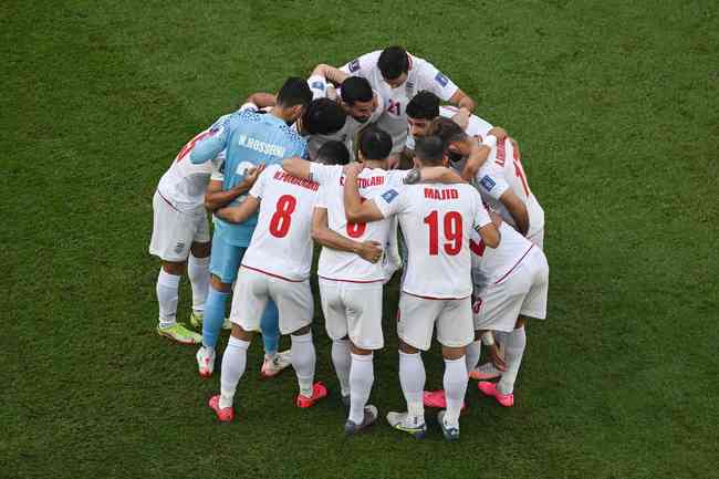 Após duas bolas na trave, Irã vence País de Gales com dois gols nos  acréscimos