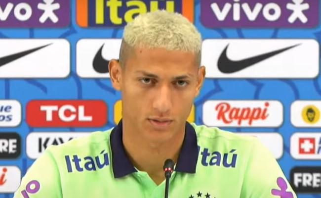 Richarlison defende Neymar de fala de jornalista alemo