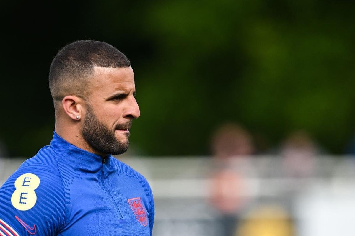 Kyle Walker (Inglaterra) - Defensor sofreu uma leso na virilha esquerda durante clssico entre Manchester City e Manchester United. Passou por cirurgia e no deve jogar a Copa.