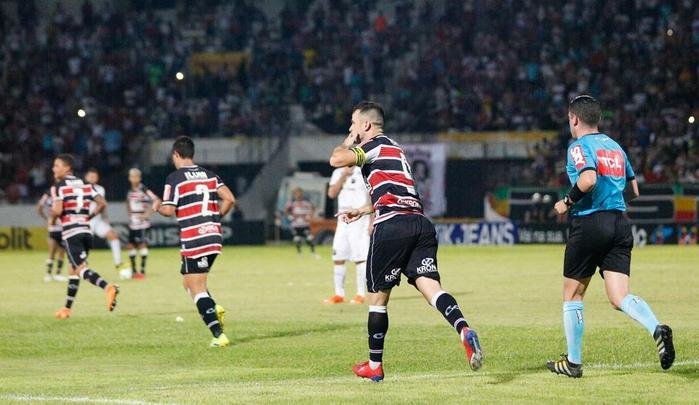 Pipico encerrou jejum de um mês sem marcar gols no Santa Cruz