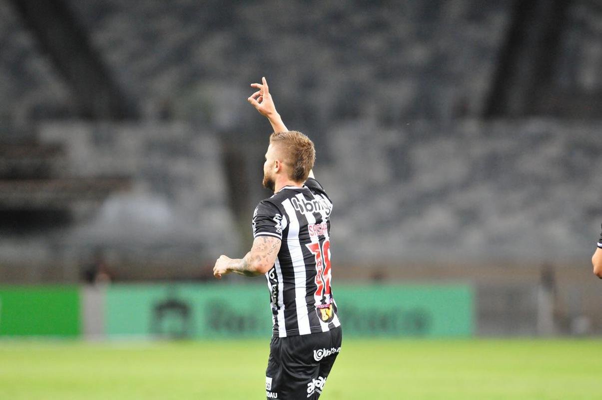Fotos do jogo entre Atltico e Brasiliense, no Mineiro, pela Copa do Brasil