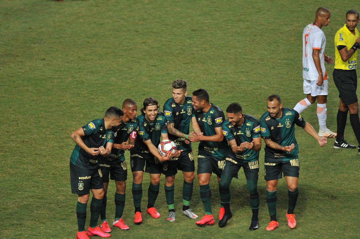 Fotos do jogo deste sbado entre Amrica e Coimbra, no Independncia, pelo Campeonato Mineiro
