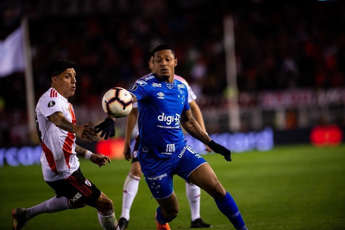 Fotos do segundo tempo do duelo entre River Plate e Cruzeiro, no Monumental de Núñez, em Buenos Aires, pela ida das oitavas de final da Copa Libertadores