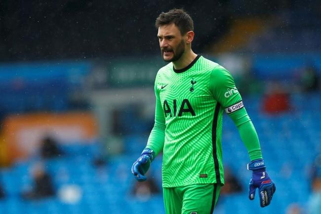 Hugo Lloris, do Tottenham-ING, foi o 10º goleiro com mais minutos em campo em 2021: 5880. Ele participou de 64 jogos.