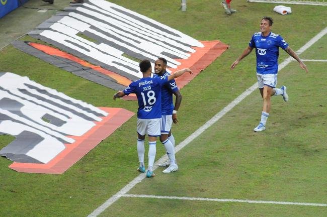 Fotos do jogo entre Cruzeiro e CRB, no Mineiro, em Belo Horizonte, pela 11 rodada da Srie B do Brasileiro