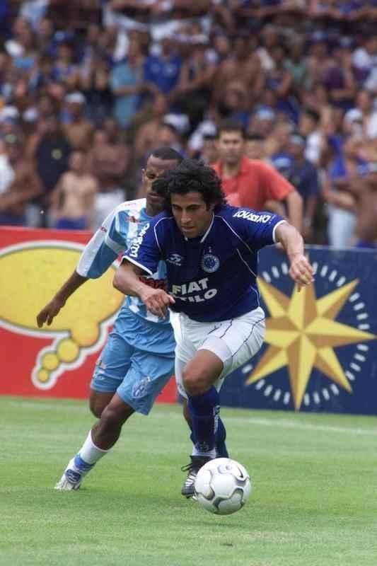 Em 30 de novembro de 2003, Cruzeiro derrotou o Paysandu por 2 a 1, no Mineiro, pela 44 rodada, e confirmou o ttulo brasileiro de forma antecipada. Zinho, no primeiro tempo, e Mota, no segundo, marcaram os gols celestes. Aldrovani descontou para o Papo. Depois do apito final, uma grande festa tomou conta do gramado e das arquibancadas. 