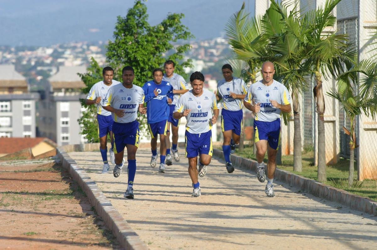 NOVEMBRO - Dia a dia de treinos do Cruzeiro na temporada que culminou com a Trplice Coroa