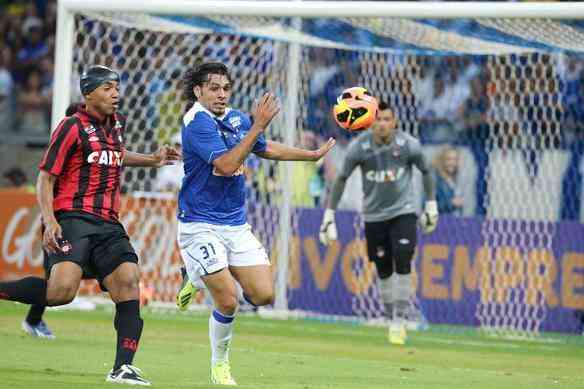 Cruzeiro venceu o Atltico-PR por 1 a 0