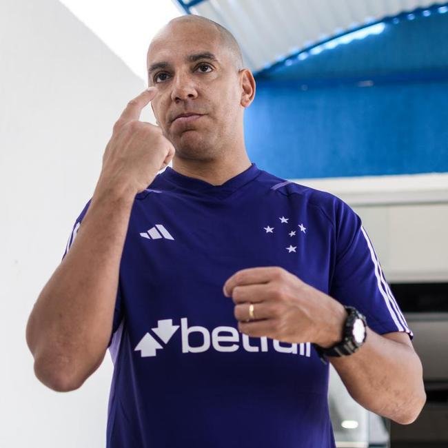 Pepa comanda o Cruzeiro em 2023 e passou por seis clubes na Europa