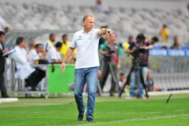 Imagens do jogo entre Cruzeiro e Botafogo no Mineiro