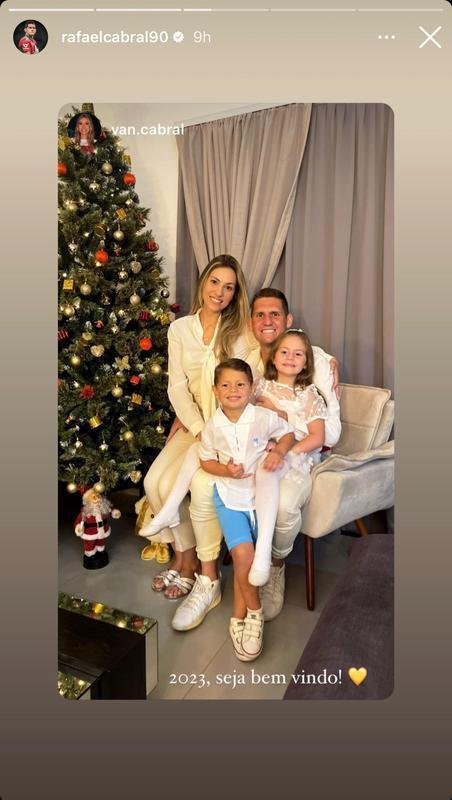 Grande parte dos jogadores do Cruzeiro passaram a noite de R�veillon em fam�lia, enquanto outros optaram por celebrar a virada do ano na praia.