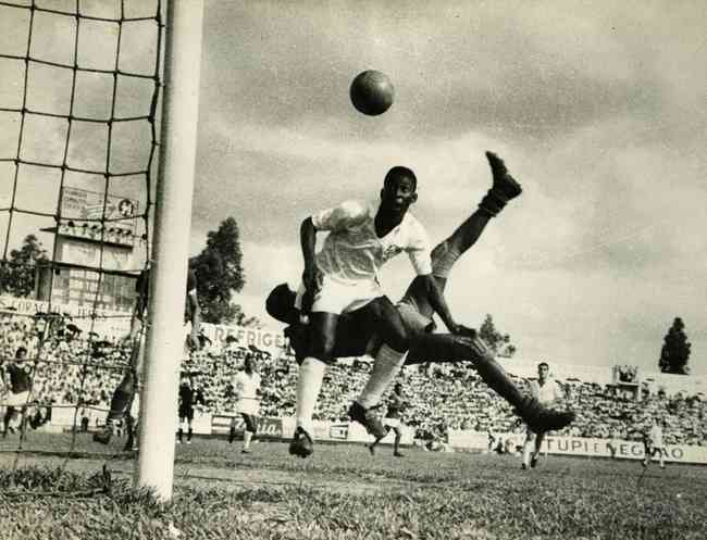 Morre Pelé, maior jogador da história do futebol - Jogada - Diário