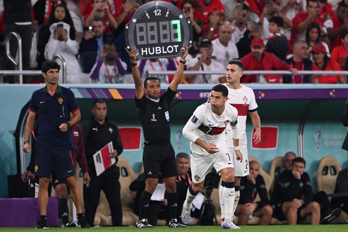 As reaes de Cristiano Ronaldo no banco e durante o jogo contra Marrocos pelas quartas de final da Copa do Mundo