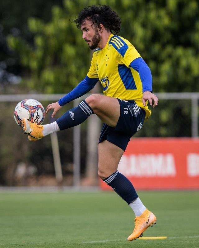 Fotos do treino do Cruzeiro na Toca da Raposa II nesta segunda-feira