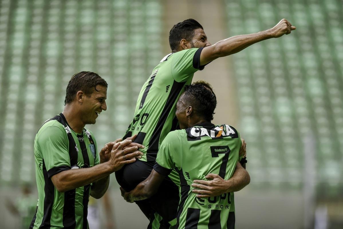 Amrica e Democrata-GV se enfrentaram, no Independncia, pela 9 rodada do Campeonato Mineiro