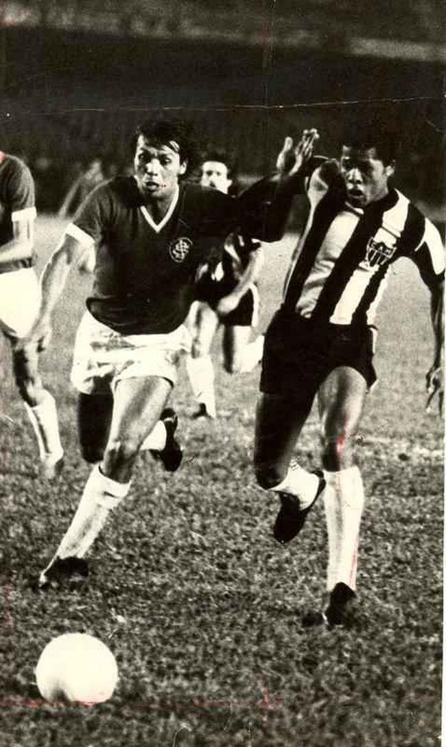 Em 1971, Atltico derrotou Internacional por 3 a 1, no Mineiro, pela fase de classificao do Brasileiro