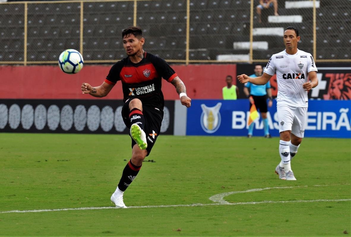 Vitória derrotou Atlético por 1 a 0, no Barradão, com gol de Léo Ceará
