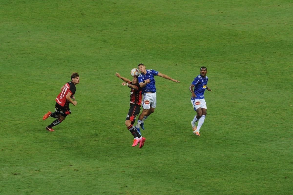 Fotos de Cruzeiro 1x0 Vitria, no Mineiro, pela nona rodada da Srie B