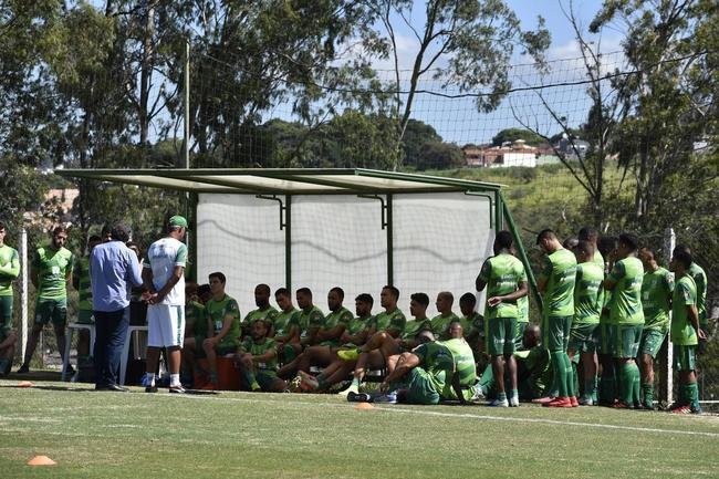 Dos dias 26 a 28 de janeiro, o Amrica realizou atividades totalmente voltadas ao confronto contra o Ava, pela 38 rodada da Srie B do Campeonato Brasileiro. Nesta sexta-feira (29), s 21h30, Coelho e Leo da Ilha se enfrentam no Independncia, em Belo Horizonte. A partida pode selar um indito tricampeonato do Amrica, que se isolaria como maior vencedor da competio. Alm disso, o elenco almeja a conquista para coroar uma temporada histrica, em que o clube foi semifinalista da Copa do Brasil.