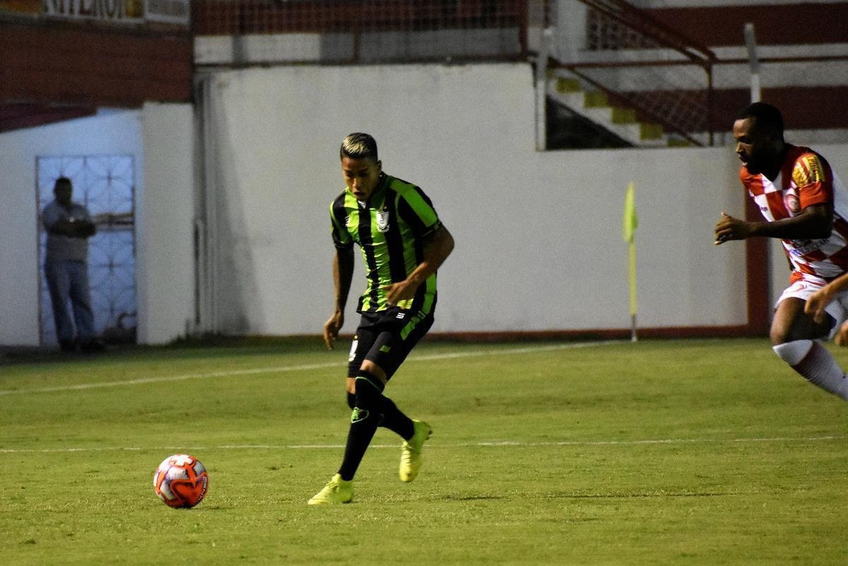 Amrica virou diante do Tombense no fim e conquistou primeira vitria como visitante no Mineiro