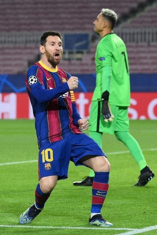 Fotos do duelo entre Barcelona e Paris Saint-Germain, no Camp Nou, em Barcelona, pela ida das oitavas de final da Liga dos Campees da Europa