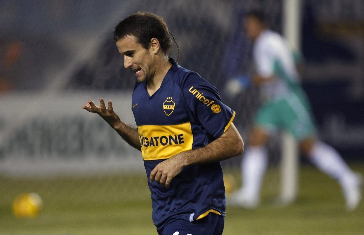 Palacio (05/02/1982) - permaneceu no Boca Juniors at 2009, quando iniciou sua carreira na Itlia. O jogador foi adquirido pelo Genoa em 2012 e, posteriormente, chegou  Inter de Milo. Em 2017, transferiu-se para o Bologna, clube que defende desde ento. No jogo contra o Cruzeiro, no Mineiro, Palacio marcou um de seus 89 gols pelo Boca ao fintar o zagueiro Espinoza e acertar belo chute no ngulo esquerdo do goleiro Fbio.