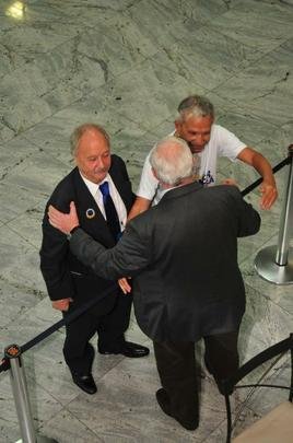 Wagner Pires de S venceu eleio com 235 votos e  o novo presidente do Cruzeiro. Ele comendar o clube no trinio 2018, 2019 e 2020. Srgio Santos Rodrigues, apoiado por Zez Perrella, ficou com 200 votos no pleito.