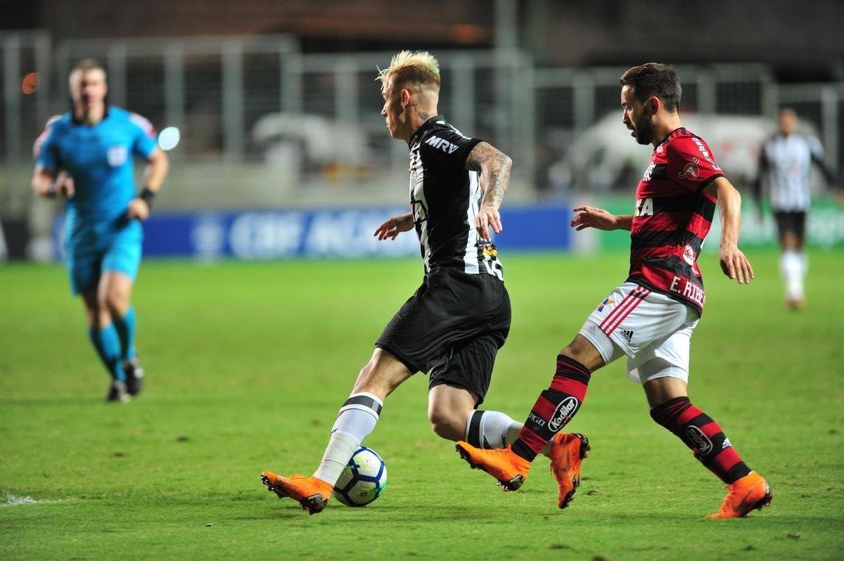 Galo pressionou no segundo tempo, mas levou gol em contragolpe: verton Ribeiro fez aps passe de Vincius Jnior: 1 a 0 Flamengo