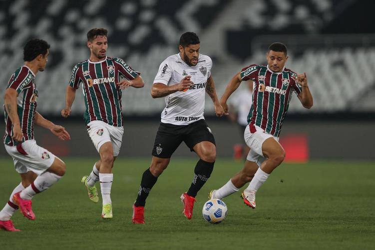 Fluminense e Atlético se enfrentaram nesta quinta-feira (26), em jogo de ida das quartas de final da Copa do Brasil