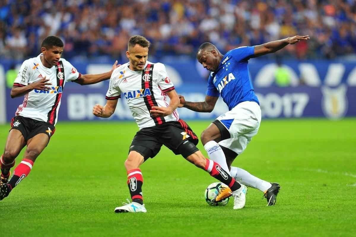 Imagens do jogo entre Cruzeiro e Flamengo, pela 14 rodada da Srie A, no Mineiro