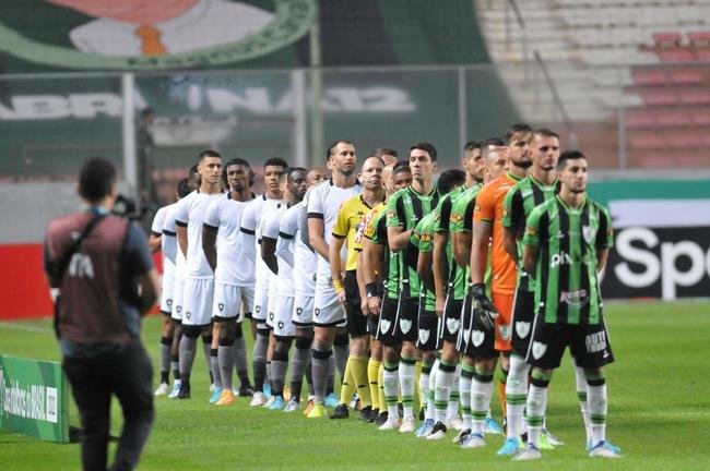 Fotos da vitória do América sobre o Botafogo, por 3 a 0, no Independência, em Belo Horizonte, pelas oitavas de final da Copa do Brasil. Wellington Paulista, Danilo Avelar e Alê marcaram os gols da vitória do Coelho no Horto