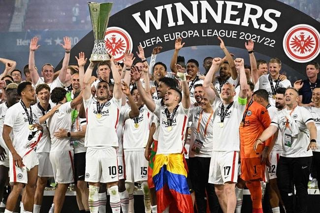 Eintracht bate o Rangers nos pnaltis, em Sevilla, e fatura a Liga Europa 