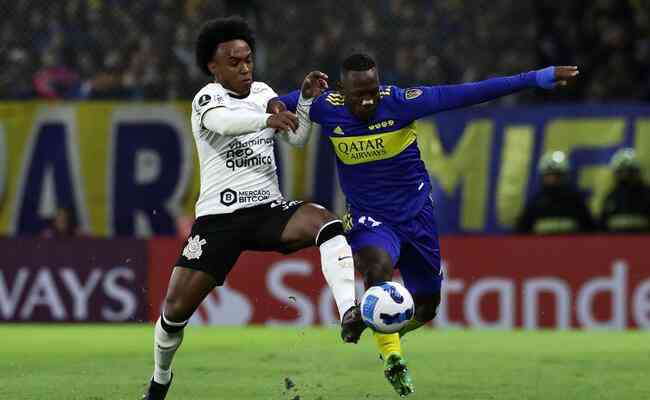 Boca Juniors e Corinthians se enfrentando pela fase de grupos da Copa Libertadores desta temporada
