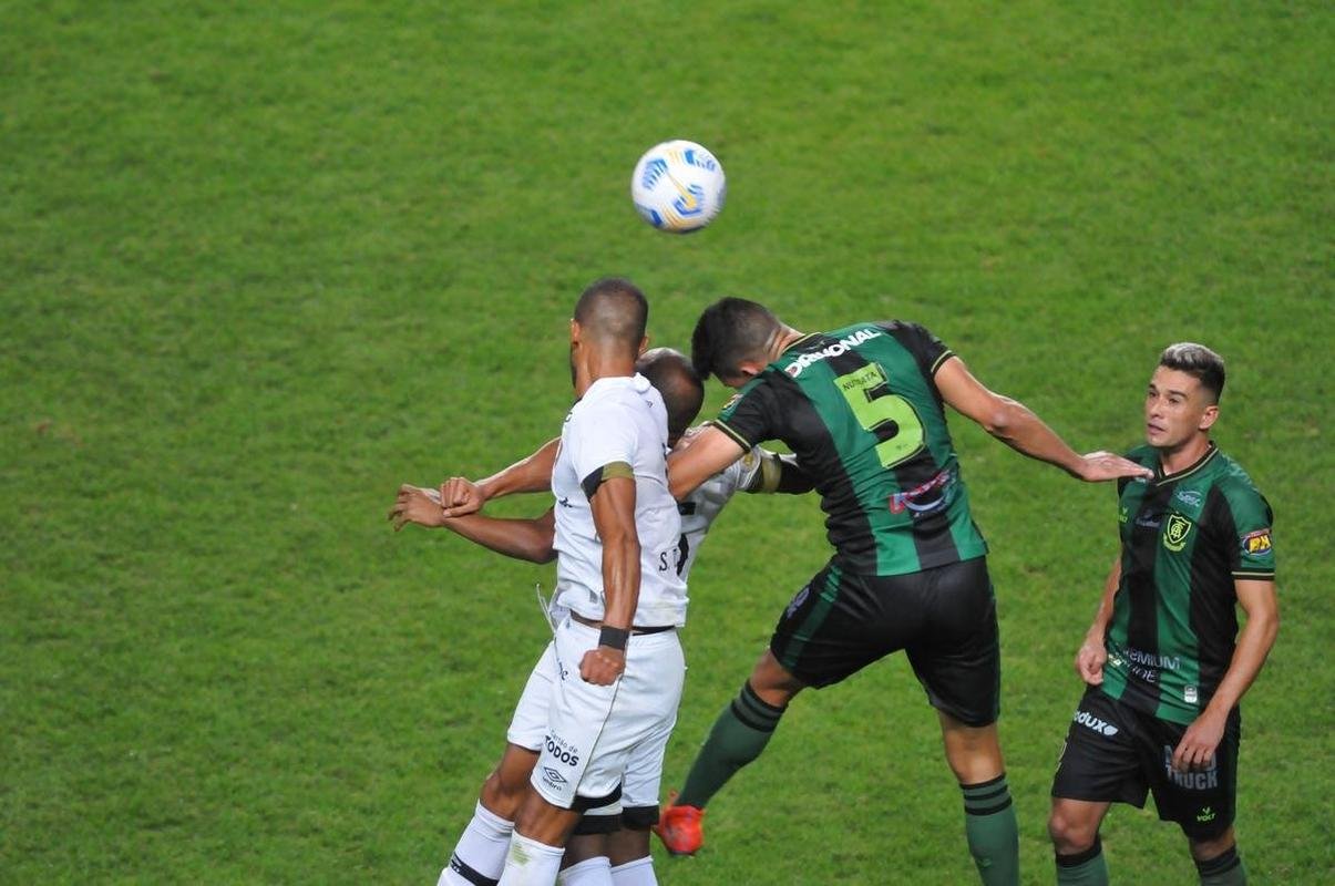 Amrica e Sport se enfrentaram nesta segunda-feira (19), no Independncia, em Belo Horizonte, em partida vlida pela 12 rodada do Brasileiro