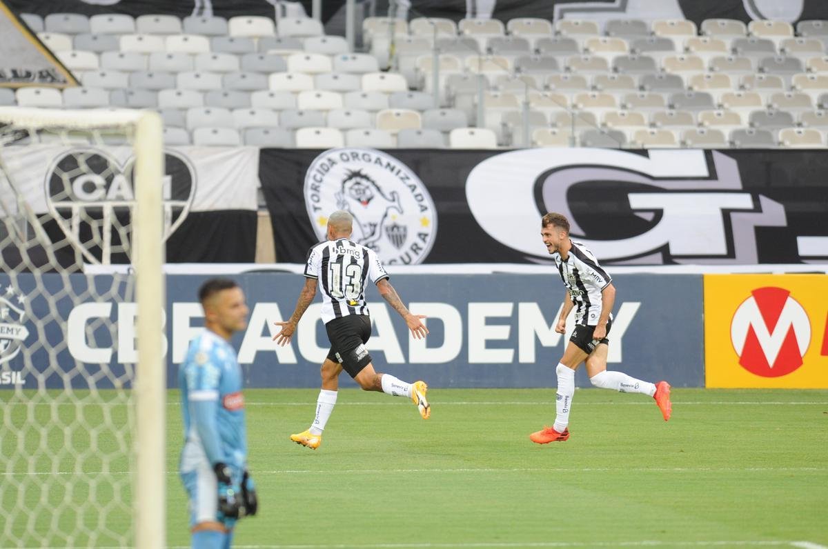 Fotos do duelo entre Atltico e Fortaleza, no Mineiro, em Belo Horizonte, pela 33 rodada do Campeonato Brasileiro