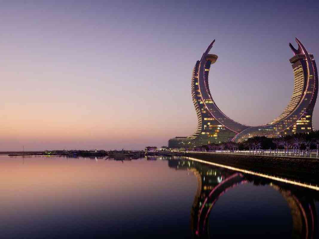 Fotos do luxuoso hotel Fairmont Doha, com cotao de seis estrelas, que foi reservado pela Fifa a convidados da Copa