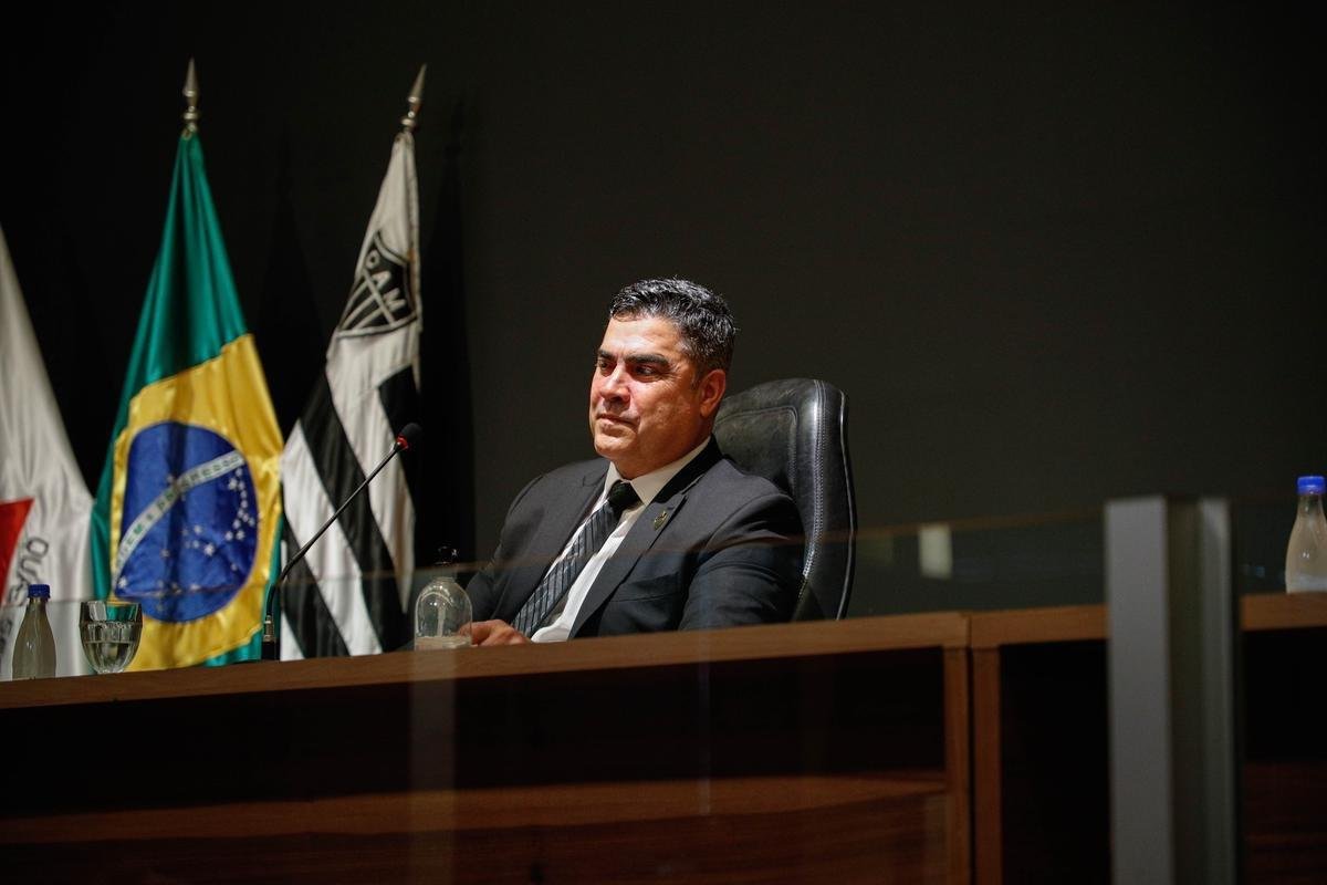 Presidente Srgio Sette Cmara anunciou nesta quinta-feira que no se canditar  reeleio no Atltico. Ao lado do vice, Lsaro Cndido da Cunha, ele fez um balano dos trs anos de gesto