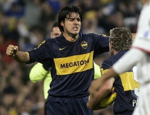 Cceres (05/10/1979) - jogou por 90 minutos tanto na Argentina quanto em BH. No primeiro duelo, fez dupla de zaga com Maidana. No segundo, atuou ao lado de Morel Rodrguez. Conhecido no futebol mineiro em funo das duas passagens pelo Atltico (2005 e 2010), Cceres foi presena constante nas convocaes da Seleo Paraguaia entre 1999 e 2010. Ele integrou os elencos das Copas do Mundo de 2002, 2006 e 2010. Atualmente, o defensor de 38 anos  atleta do Guaran-PAR, clube ao qual chegou em 2013.