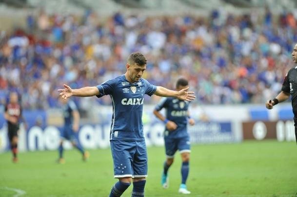 Fotos do jogo entre Cruzeiro e Atltico-PR, no Mineiro, pela 32 rodada do Brasileiro