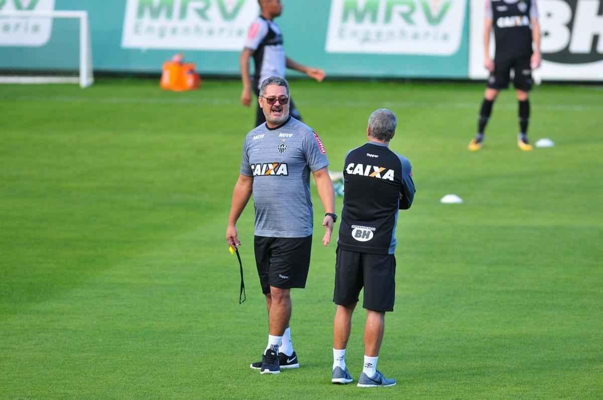 Novo tcnico do Atltico, Rogrio Micale comandou primeiro treino, nesta segunda-feira, na Cidade do Galo