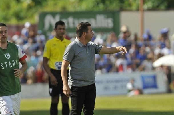 Cruzeiro abriu 2 a 1 no primeiro tempo, com gols de Raniel e Robinho; Alemo descontou para o Guarani