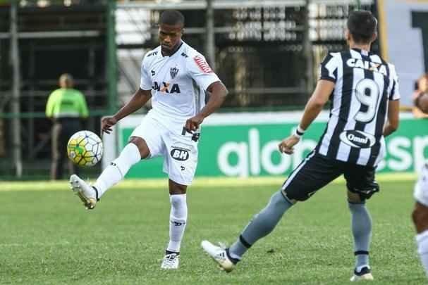 Atltico  derrotado pelo Botafogo, pela 31 rodada do Brasileiro, e fica mais distante do ttulo
