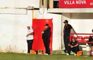 Villa Nova e Atltico se enfrentaram nesta quinta-feira