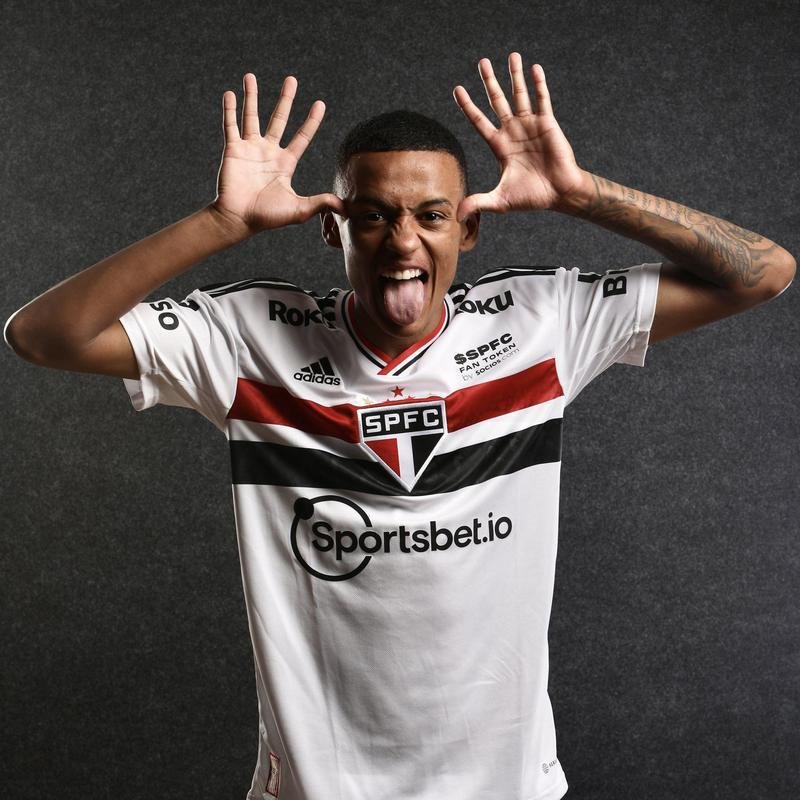 Caio (atacante) - cirurgia no joelho direito