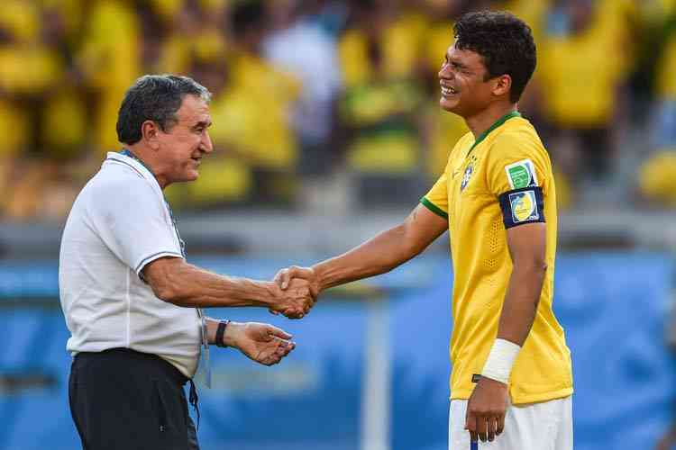 BRASIL 2002 X FRANÇA 2018: QUAL CAMPEÃ DE COPA DO MUNDO TEM O MELHOR TIME?  - MANO A MANO 