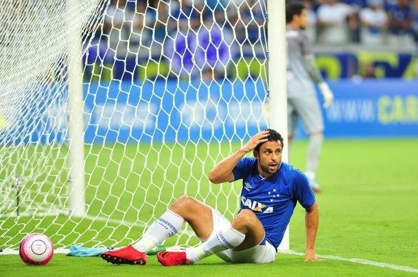 Imagens do jogo entre Cruzeiro e Tupi, no Mineiro